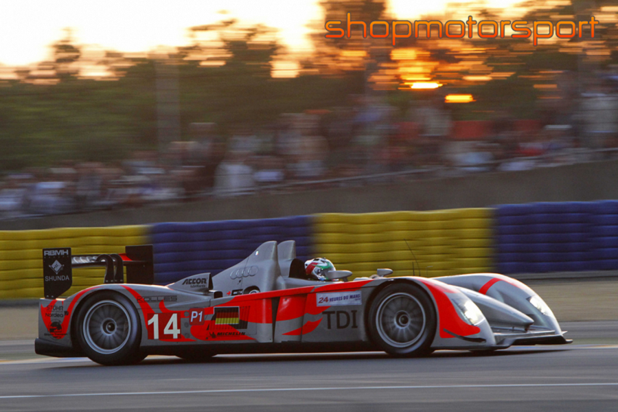 AUDI R10 TDI / SCALEXTRIC A10027S300 / SCOTT TUCKER-MANUEL RODRIGUES-CHRISTOPHE BOUCHUT