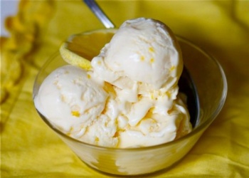 Majorcan homemade lemon ice cream