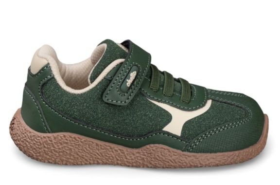 Zapatillas niño Chetto Baby Free barefoot modelo Mesh verde con suela marron deportivas para peques calzado respetuoso de la marca Chetto ligeras comodas y muy flexibles con cierre de tira adherente y elasticos by Chetto designed in Spain