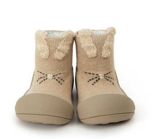 Attipas rabbit beige conejito marron clarito calzado respetuoso de Attipas ideal para guarderias gateo y primeros pasos algodon con certificado Okeo Tex