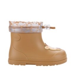 Botas de agua niño y niña respetuosas de la marca Igor modelo Mendi con jirafa color mostaza de caña baja con cuello ajustable para que no entre agua katiuskas muy comodas y flexibles calzado respetuoso barefoot fabricado en España by Igor