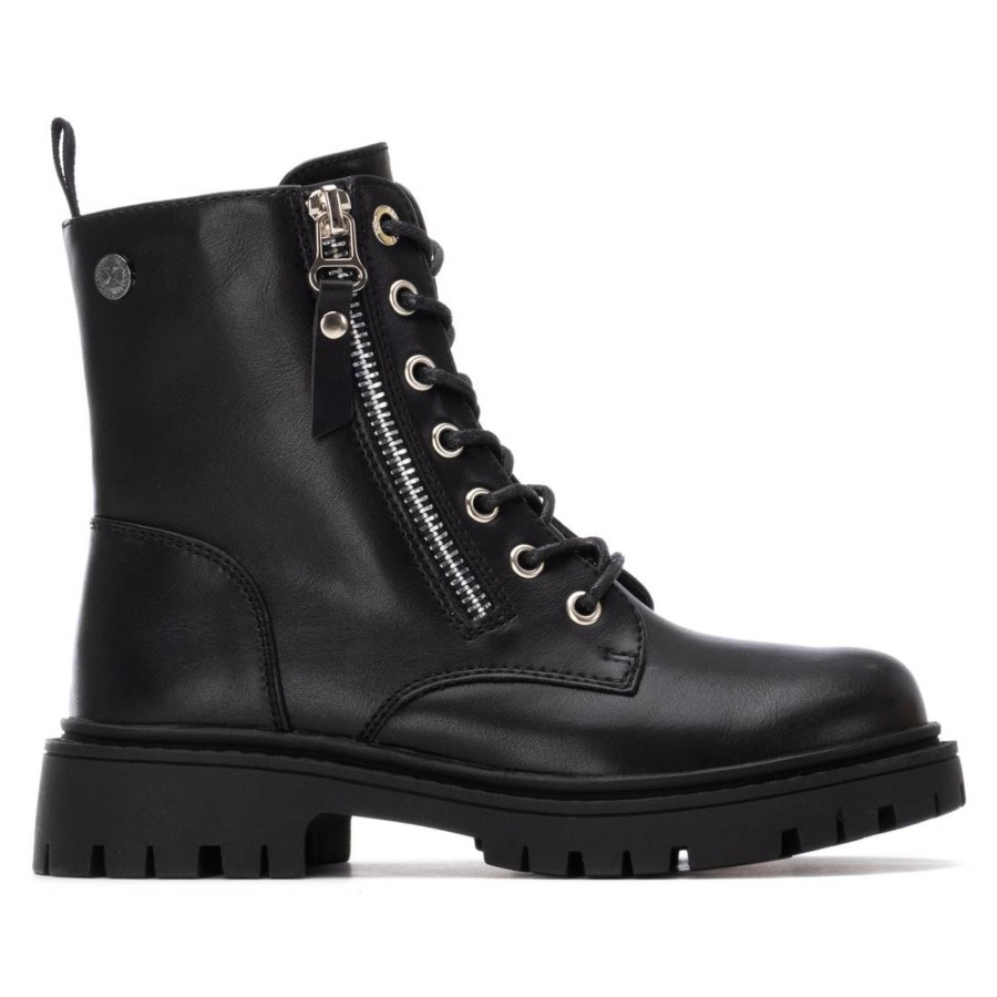 Botas niña Xti negro con certificado vegano con cierre de cordones y cremallera lateral y otra decorativa suela de goma antideslizante tecnologia comfort tech memory foam pro de Xti the urban brang muy comodas
