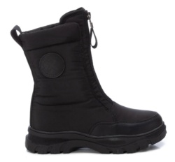 Botin niña de la marca Xti en textil color negro con cierre de cremallera delantera con forro aterciopelado interior que la hace muy calida para invierno Xti the urban brand con certificado vegano muy comodas y calentitas