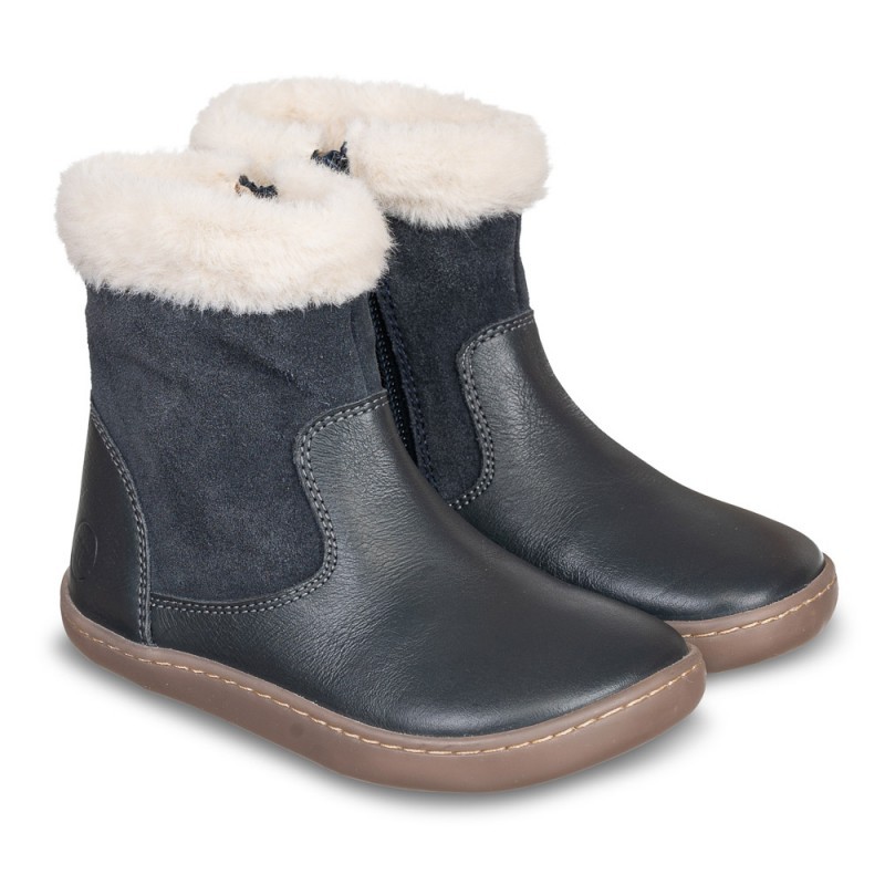 Botines niña Chetto barefoot color azul con anillo de pelo calzado respetuoso de la marca Chetto fabricada en piel con cierre de cremallera lateral botitas muy comodas flexibles y ligeras idelaes para este invierno