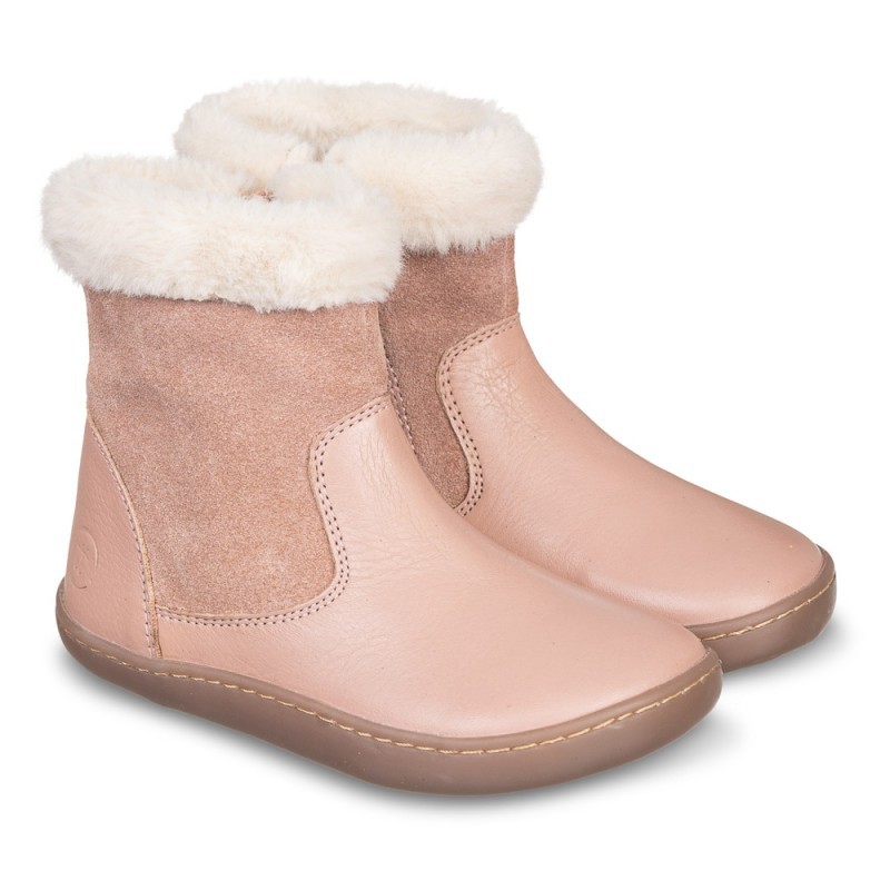 Botines niña Chetto barefoot color rosa con anillo de pelo calzado respetuoso de la marca Chetto fabricada en piel con cierre de cremallera lateral botitas muy comodas flexibles y ligeras idelaes para este invierno