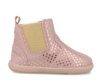 Botines niña Garvalin barefoot en color rosa petalo con estrellas en plata botin tipo chelsea de piel con cierre de cremallera lateral y elastico dorado en otro lateral calzado respetuoso de Garvalin Soft and Fun muy comodos y flexibles by Garvalin - Ítem2