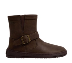 Botines niña Mustang free barefoot modelo Sorbo alask color moka bota de caña baja de calzado respetuoso muy comodas con cierre de cremallera lateral y ajuste de hebillas con certificado vegano muy comodas y ligeras avaladas por el Dr Juanjo Lopez