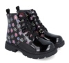 Botines niña de la marca Garvalin de charol color negro con estampado e flores cierre de cremallera lateral y elasticos puntera ancha botita Garvalin muy elegantes y divertidas perfecta para cualquier look - Ítem3