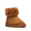 Botines niña de la marca Xti tipo australiana de caña baja color marron camel forrada de pelo en su interior botas australianas Xti the urban brand con certificado vegano muy comodas y calentitas muy trending esta temporada by Xti marca de tendencia - Ítem2