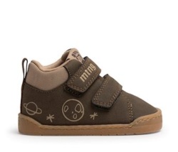 Botines niño Mustang free barefoot color Burning kaki con planetas y estrellas zapatos respetuosos de Mustang con cierre de doble tira adherente botitas muy comodas flexibles y ligeras con certificado vegano avaladas por el Dr Juanjo Lopez by Mustang