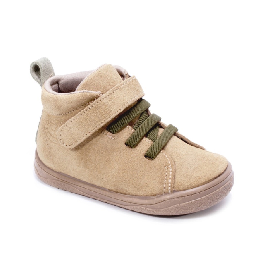 Botines niño Zapy barefoot modelo Bolonia color arena y verde manzana fabricadas en piel botitas Zapyflex de calzado respetuoso natural steps con cierre de tira adherente y elasticos muy comodas y flexibles made in Spain