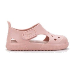 Cangrejeras niña de la marca Igor modelo Surfi color maquillaje sandalias Igor con cierre de tira adherente made in Spain con plantilla extraible confort muy comodas para playa y piscina