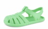 Cangrejeras niño Batilas modelo barefoot color verde salvia las sandalias respetuosas de Batilas unisex ideales para playa o piscina con cierre de tira adherente para un perfecto ajuste muy comodas y flexibles ideales para este verano - Ítem3