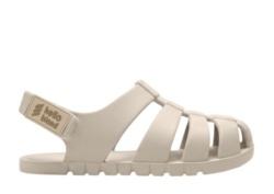 Cangrejeras niño barefoot de la marca Hello Bland modelo Simba color hueso las sandalias respetuosas de Hello Bland mas buscadas unisex made in Spain para playa o piscina con cierre de tira adherente ideales este verano muy trending