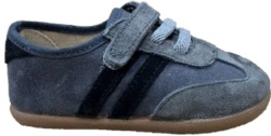 Deportivos niño Batilas barefoot color gris de piel serraje con dos tiras negras sneakers de la marca Batilas calzado respetuoso fabricado en España con cierre de tira adherente y elasticos muy comodas y flexibles tendencia esta temporada