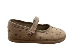 Merceditas niña Batilas barefoot color marron taupe con estampado de estrellas bailarinas de la marca Batilas calzado respetuoso fabricado en España con cierre de tira adherente muy comodas y flexibles
