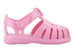 Sandalias niña de la marca Igor modelo Tobby Gloss color rosa cangrejeras Igor made in Spain para playa y piscina muy comodas