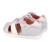 Sandalias niña Biomecanics barefoot color blanc0 plata brillo cangrejeras Biomecanics con cierre de tira adherente y puntera reforzada calzado respetuoso de Biomecanics muy comodo y flexible avalado por el IBV muy trending - Ítem1