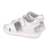 Sandalias niña Biomecanics color blanc0 con picados fabricadas en piel sandalias muy comodas con cierre de tira adherente de la gama bioevolution perfectas para combinar con cualquir look veraniego avaladas por el IBV - Ítem1