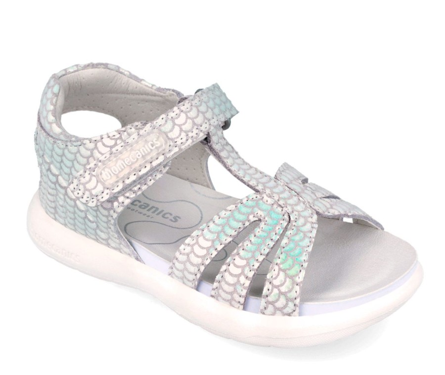 Sandalias niña Biomecanics color prisma plata escamas de serraje laminado en piel sandalias muy comodas con cierre de tira adherente de la gama bioevolution perfectas para combinar con cualquir look veraniego avaladas por el IBV