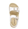 Sandalias niña Geox respira modelo Costarei color blanc0 con troquel de puntos y estrellas cierre de doble hebilla doradas sandalias de la marca Geox con plantilla de piel y tecnologia Geox respira con sistema flexy system muy comodas y flexibles - Ítem2