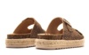Sandalias niña Mustang de color cuero y animal print con adorno de yute en la suela bio y con cierre de doble hebilla para un perfecto ajuste muy comodas y tendencia este verano con certificado vegano by mustang - Ítem3