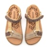 Sandalias niña Mustang de color manju platinum rafia animal print y platino con adorno de yute en la suela bio y con cierre de tira adherente para un perfecto ajuste muy comodas y tendencia este verano con certificado vegano by mustang - Ítem3