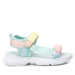 Sandalias niña Xti color verde aqua y multicolor sandalias de tiras de la marca Xti Urban Brand para playa piscina o diario con certificado vegano muy cómodas y divertidas con cierre de doble tira adherente y tecnologia comfort tech y memory foam pro