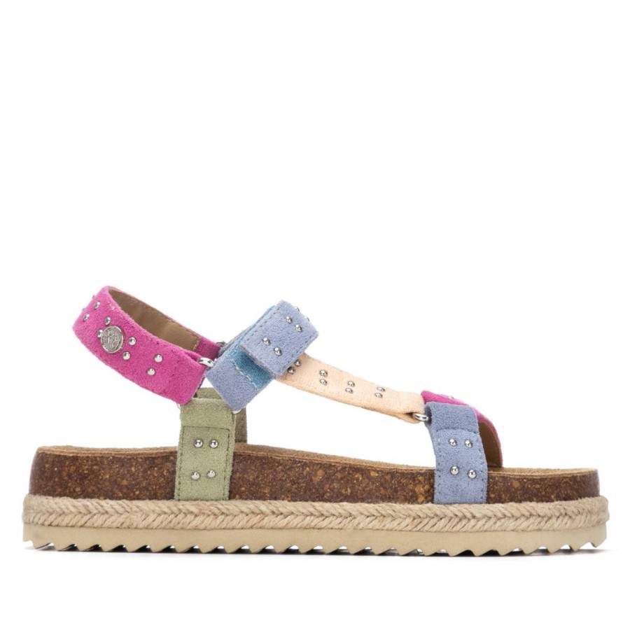 Sandalias niña Xti the urban brand de color azul jeans y multicolor con suela bio con adorno de yute con cierre de tira adherente para un perfecto ajuste y tecnologia comfort tech con memory foam pro con plantilla de piel muy comodas y trending