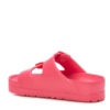 Sandalias niña Xti the urban brand de color fucsia con plataforma y cierre de doble hebilla ideales para este verano con cualquier look con certificado vegano y tecnologia comfort tech y menory foam de Xti muy comodas y tendencia - Ítem1