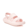Sandalias niña Xti the urban brand de color nude cierre de tira adherente en el talon muy ligeras ideales para este verano con cualquier look con certificado vegano y tecnologia comfort tech y menory foam de Xti muy comodas y tendencia - Ítem2