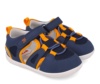 Sandalias niño Garvalin barefoot de rejilla de color azul y naranja cangrejeras de lona de calzado respetuoso de Garvalin con cierre de tira adherente y elasticos muy comodas y flexibles fabricadas por Garvalin soft and fun - Ítem2