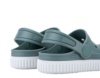 Sandalias niño Igor modelo Sun tipo zueco de la marca Igor unisex color verde salvia muy comodos hecho en España para playa y piscina - Ítem3