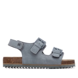 Sandalias niño Xti color azul jeans sandalias de piel de serraje con suela bios de la marca Xti Urban Brand con platilla de piel muy cómodas con cierre de doble hebilla para un perfecto ajuste y con tecnologia comfort tech y memory foam pro