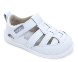 Sandalias niño barefoot de la marca Zapy color blanc0 cangrejeras Zapyflex de piel calzado respetuoso unisex fabricado en España con cierre de tira adherente y puntera reforzada muy comodas y flexibles