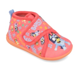 Zapatillas de casa niña de la marca Garvalin barefoot color coral de la franquicia Bluey y Bingo pantuflas para gateo y primeros pasos muy comodas flexibles y calentitas calzado respetuoso con cierre de tira adherente para un perfecto ajuste Garvalin