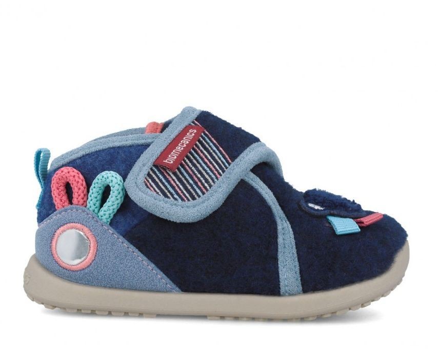 Zapatillas de casa niño Biomecanics barefoot gama Biohome sensorial color azul marino con osito pantuflas gama biogateo para gateo y primeros pasos muy comodas y flexibles lavables a mano