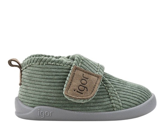 Zapatillas de casa niño Igor barefoot modelo Homie pana color verde calzado respetuoso de Igor con cierre de tira adherente muy comodas y calentitas fabricadas en España