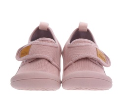 Zapatillas niña Attipas modelo Skin shoes classic barefoot color rosa pink con certificado Umana calzado respetuoso para primeros pasos de Attipas muy comodas y flexibles fabricadas en suave tejido de algodón con cierre de tira adherente