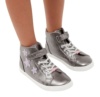 Zapatillas niña Conguitos barefoot modelo stars pewter color gris plomo con estrellas rosas zapatillas tipo bota de calzado respetuoso de Conguitos diseño Goflex combina una puntera ancha, una suela flexible y cierre de tira adherente by Conguitos - Ítem1