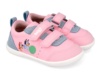 Zapatillas niña Garvalin barefoot con estampado de la franquicia Bluey y Bingo color rosa y gris con puntera reforzada y cierre de doble tira adherente para un perfecto ajuste deportivo de calzado respetuoso de Garvalin muy comodos y flexibles - Ítem4