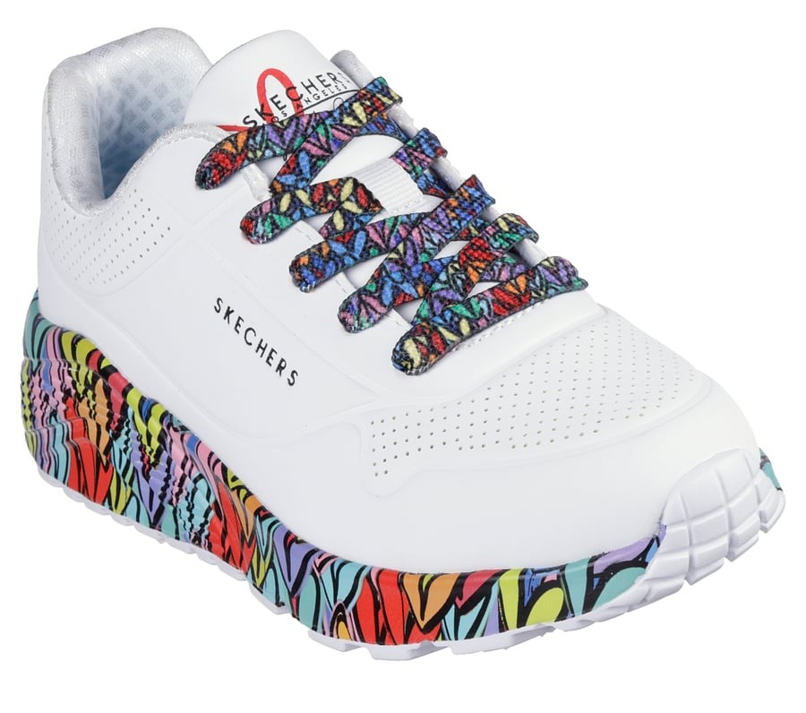 Zapatillas niña Skechers Subtle Love James Goldcrown Los Angeles sneakers color blanc0 y estampado corazones multicolor en la suela con cierre de cordones multicolor sitema air cooled y memory foam ligeras y lavables en lavadora
