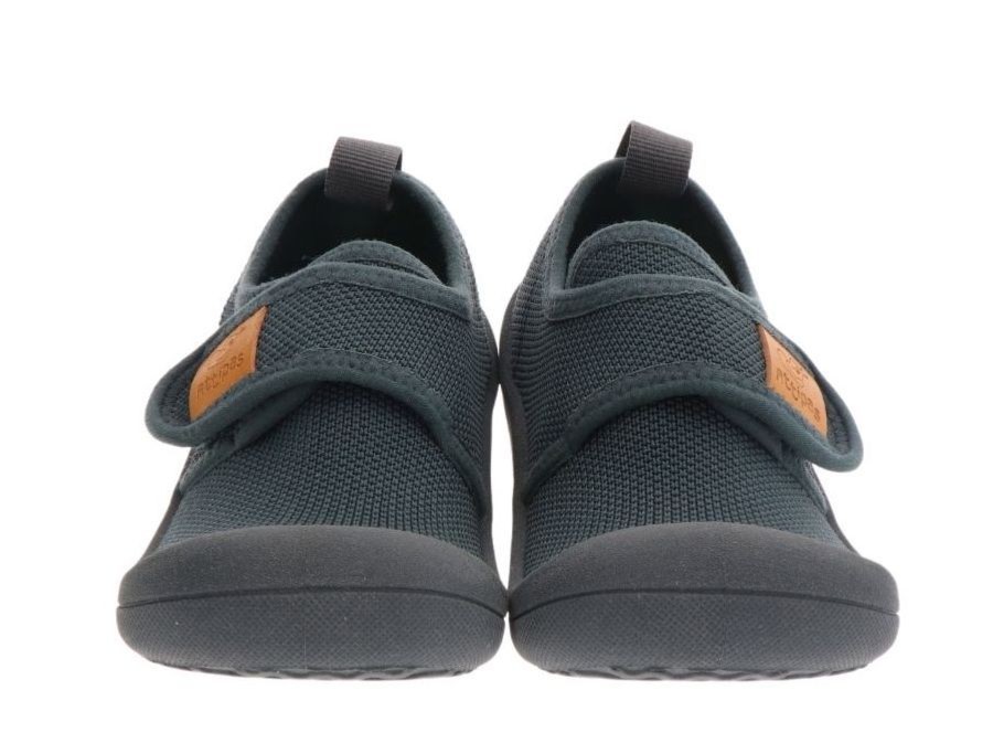 Zapatillas niño Attipas modelo Skin shoes classic barefoot color verde deep green con certificado Umana calzado respetuoso para primeros pasos de Attipas muy comodas y flexibles fabricadas en suave tejido de algodón con cierre de tira adherente