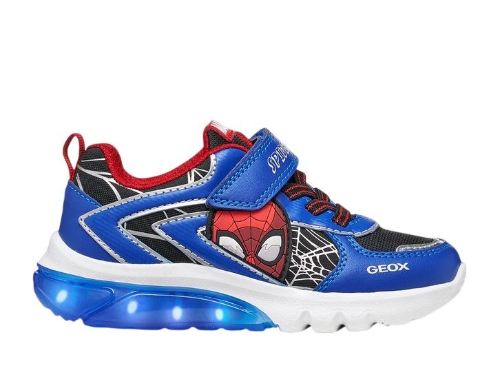 Zapatillas niño Geox de la factoria Marvel Avengers Spider-Man Ciberdron Boy sneakers de Geox Respira con luces en la suela y boton on-off color azul rojo y negro cierre de tira adherente y elasticos a los peques les encantara sentirse super heroes