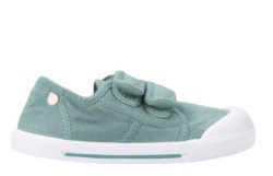 Zapatillas niño Igor Modelo Canvas color verde matcha calzado respetuoso mas ancho de puntera barefoot muy comodas y flexibles lonetas Igor unisex con puntera reforzada y cierre de doble tira adherente made in Spain