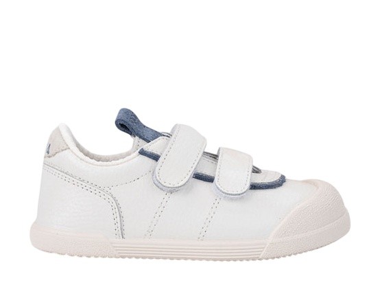 Zapatillas niño Igor modelo Berlin 1974 escolares barefoot color blanc0 y azul jeans calzado respetuoso de piel de la marca Igor colegiales muy comodas y flexibles con puntera reforzada y cierre de doble tira adherente made in Spain