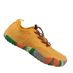 Zapatillas niño Saguaro Smart I color amarillo yellow carpines deportivos barefoot para playa piscina o montaña calzado respetuoso de la marca Saguaro con cierre de elasticos muy comodos