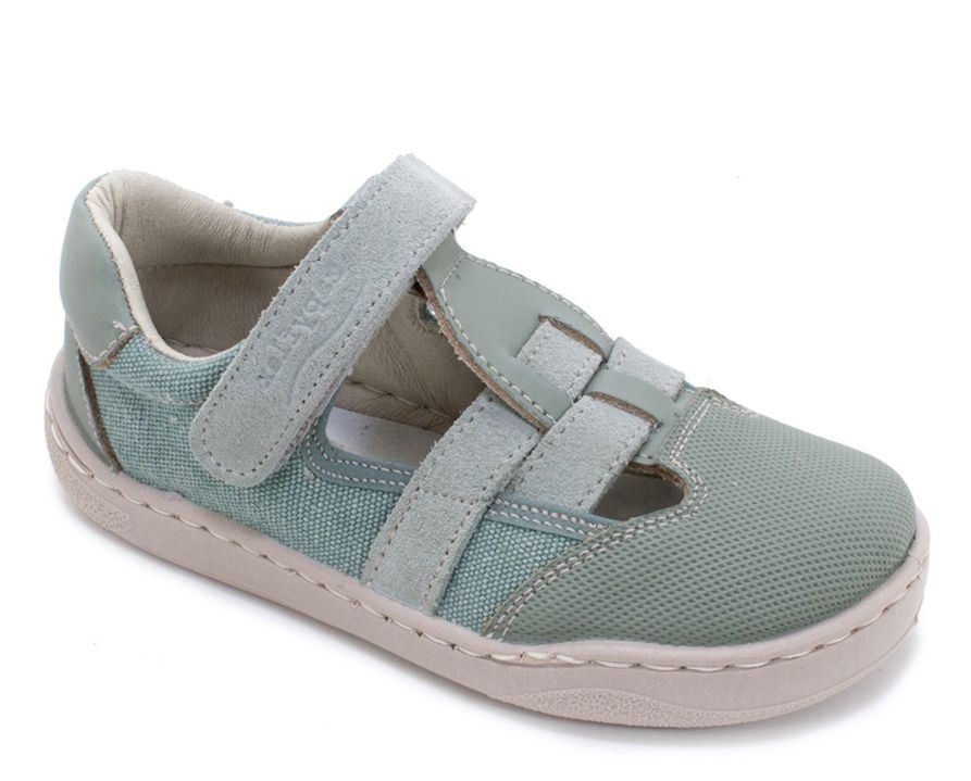 Zapatillas niño barefoot tipo congrejera de la marca Zapy modelo Abubilla color verde savia zapatillas abiertas Zapyflex calzado respetuoso fabricado en España con cierre de tira adherente y puntera reforzada muy comodas y flexibles