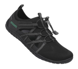 Zapatillas niño o mujer Saguaro Breeze II color negro carpines deportivos abiertos por el lateral barefoot para playa piscina o montaña calzado respetuoso de la marca Saguaro con cierre de elasticos muy comodos - Ítem