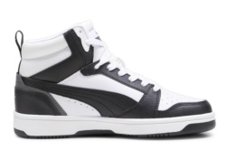 Zapatillas tipo bota para niño Puma Rebound V6 Mid color negro y balanco deportivas tipo botas basket unisex de la marca Puma con cierre de cordones muy comodas